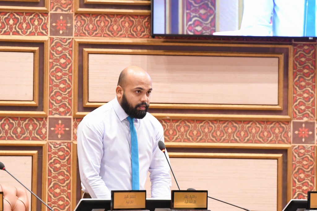 Hingaa gavaaidhu badhalu kohgen SOE thakuge directors ge adhadhu ithuru kurevey islaahug bahus fashaifi