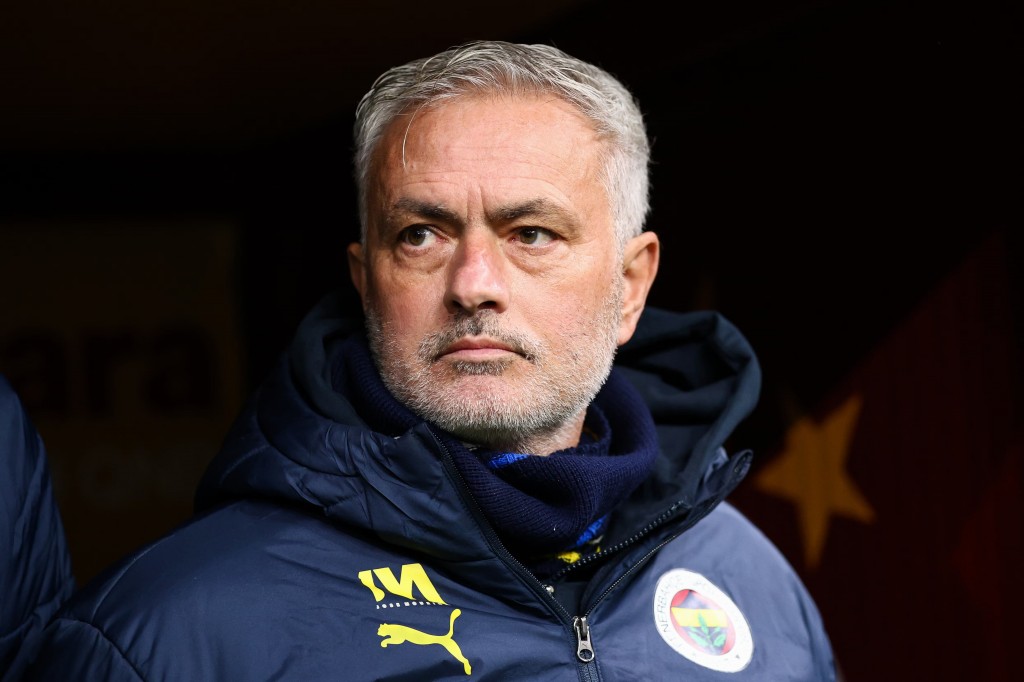 Isthiunaafu kurumun Mourinho ge adhabu lui kohddheefi