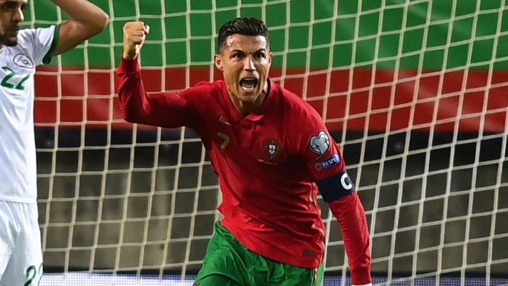 Dhuniyege thaareehugai gaumee team ah emme gina gaol jahaidhin kulhuntheriyakah Ronaldo