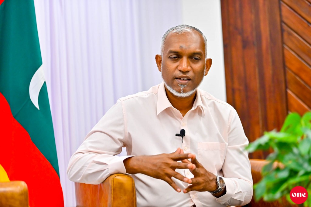 Muizzu huvaa kuravvaa rasmiyyaathu 17 november ge haveeru jumhooree maidhaanugai