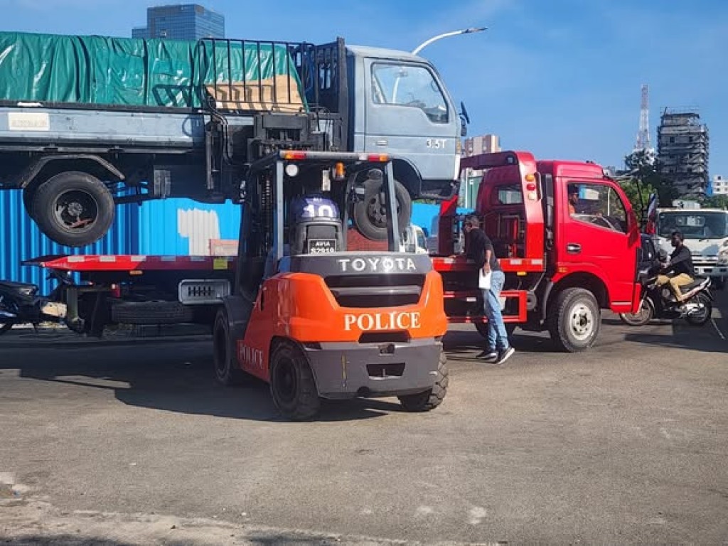 Male' maguthakugai huri gina adhadheh ge baa vehicle thah nagaifi