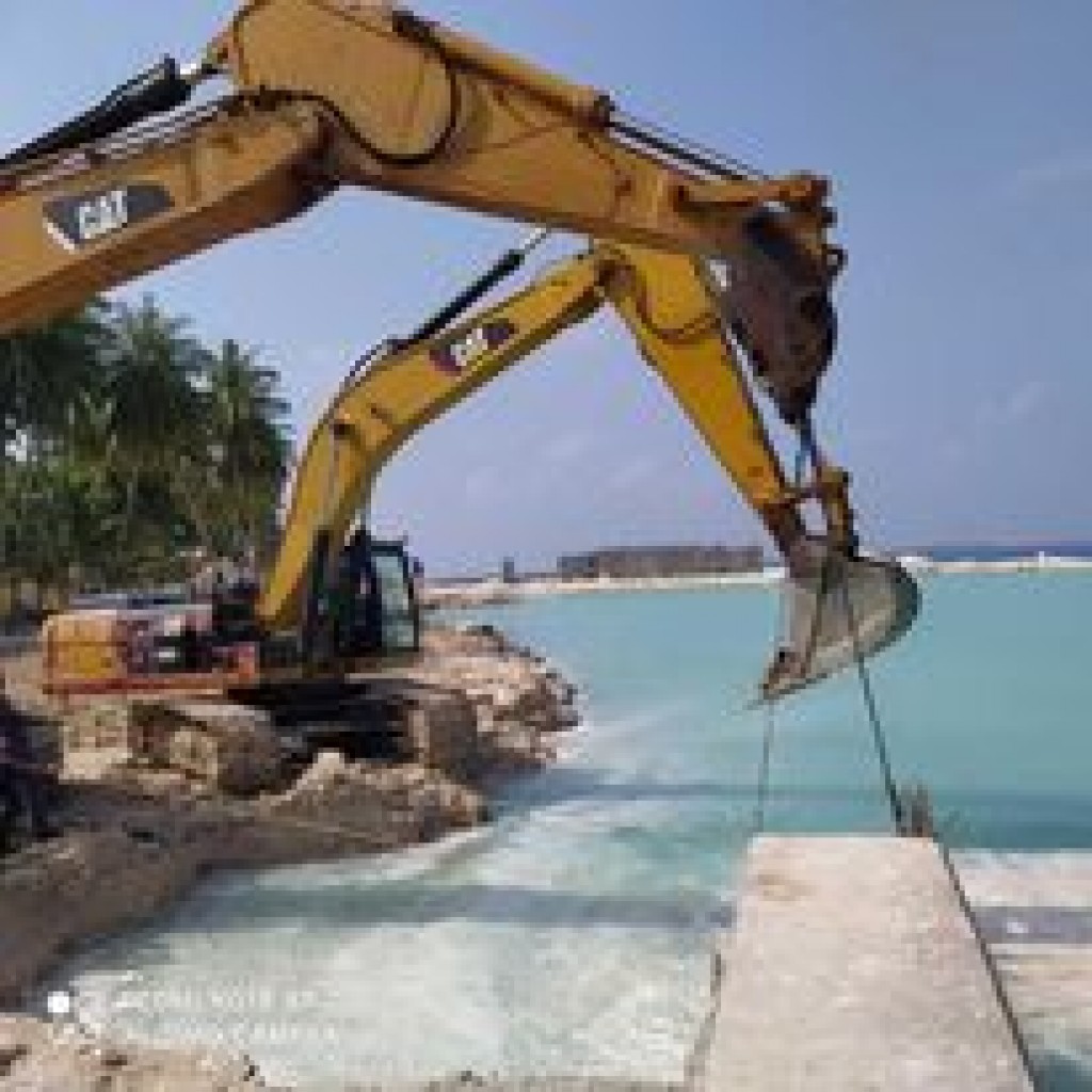 Landhoo bandharah ithuru kurevey sarahaddhu fun kurumuge masaikaiy ninmaalaifi