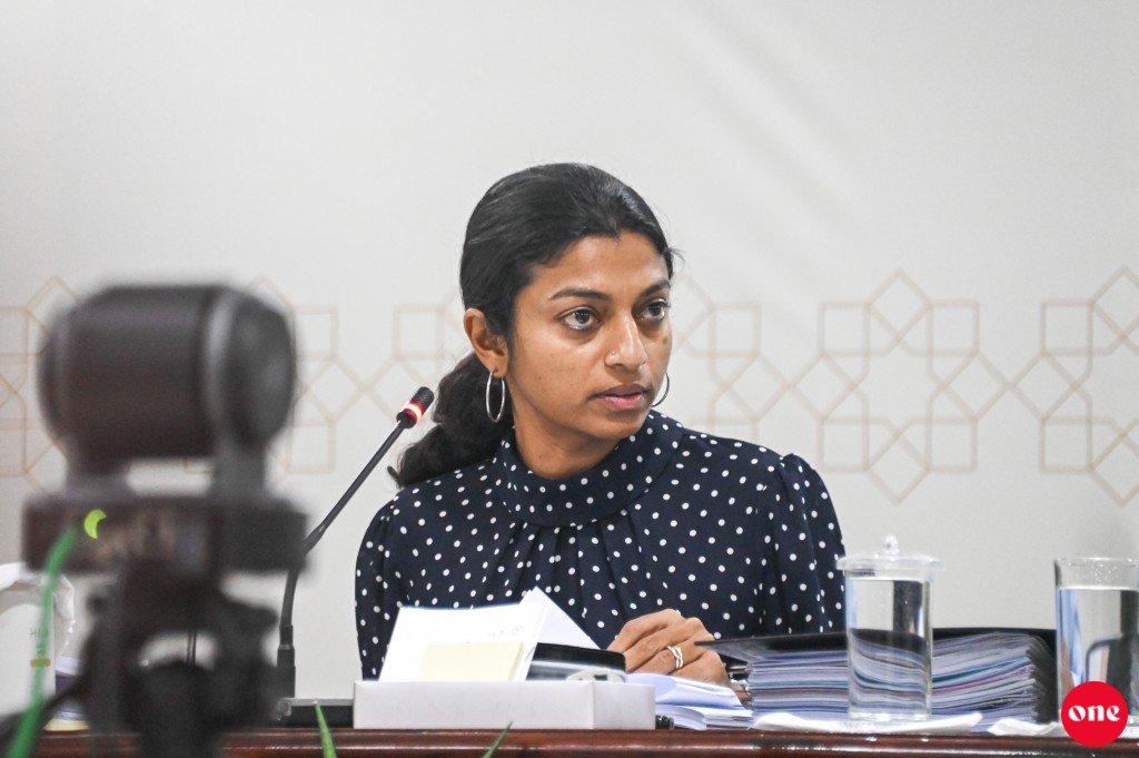 Eva ge dharifulhuge photo jahai biru dhekki massalaige thuhumathah meehaku hayyaru kohfi