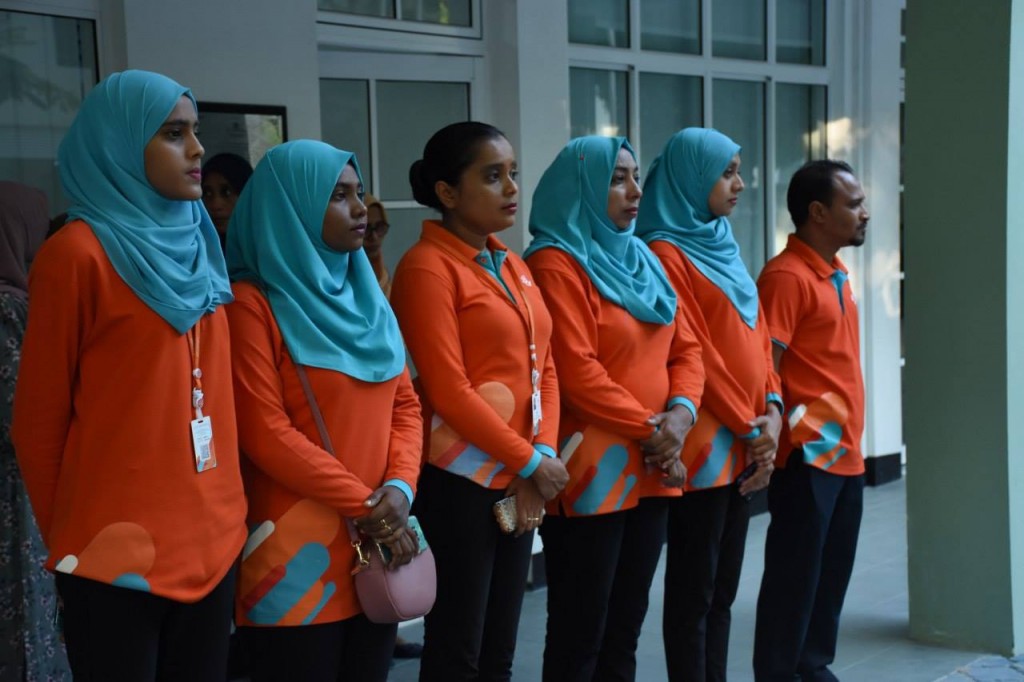 Dhiraagu hidhumathugai 32 aharu: Dhivehin ge digital thajuribaa fahikoh, aa usminthakakah
