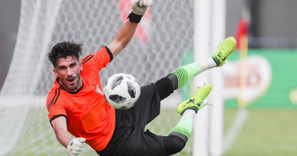 Pakistan gaumee team ge goalkeeper Saqib Green ah