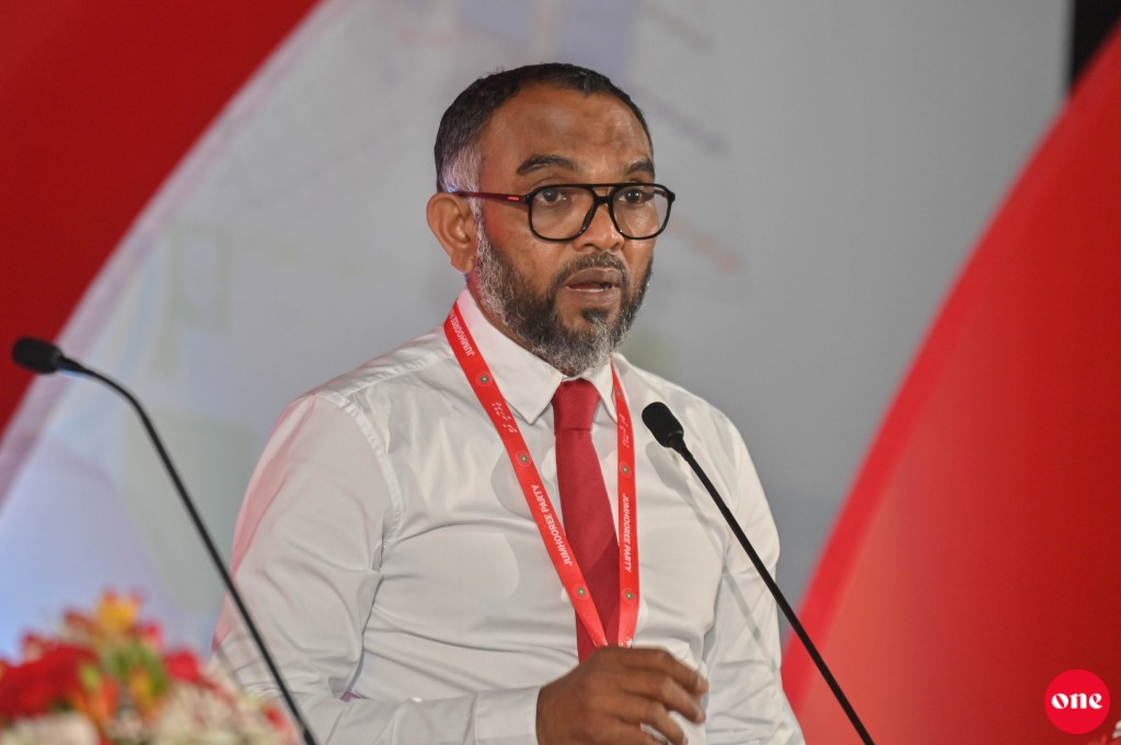 Ali Arif Minister kamun isthiufaa dhevvaifi