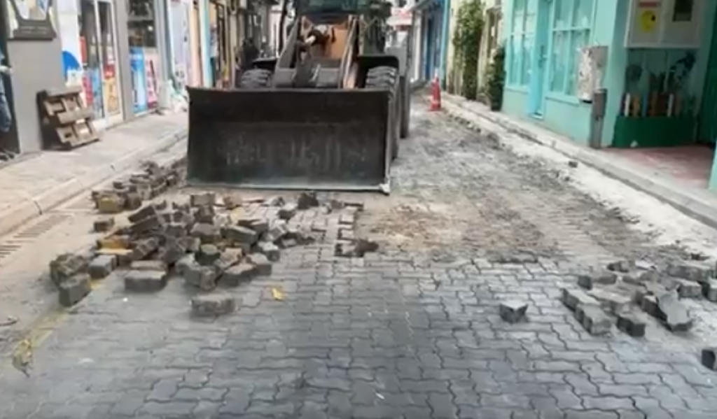 Maley gai fenboduvaa magutha alun maraamaathu kuran fashaifi