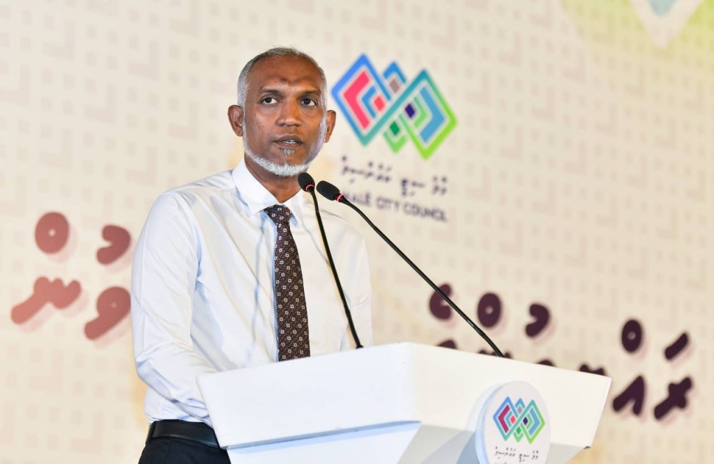 Fitr Eid ah fahu hatharu bureege marukeytei hedhumuge massakai fashaanei: Dr. Muizzu