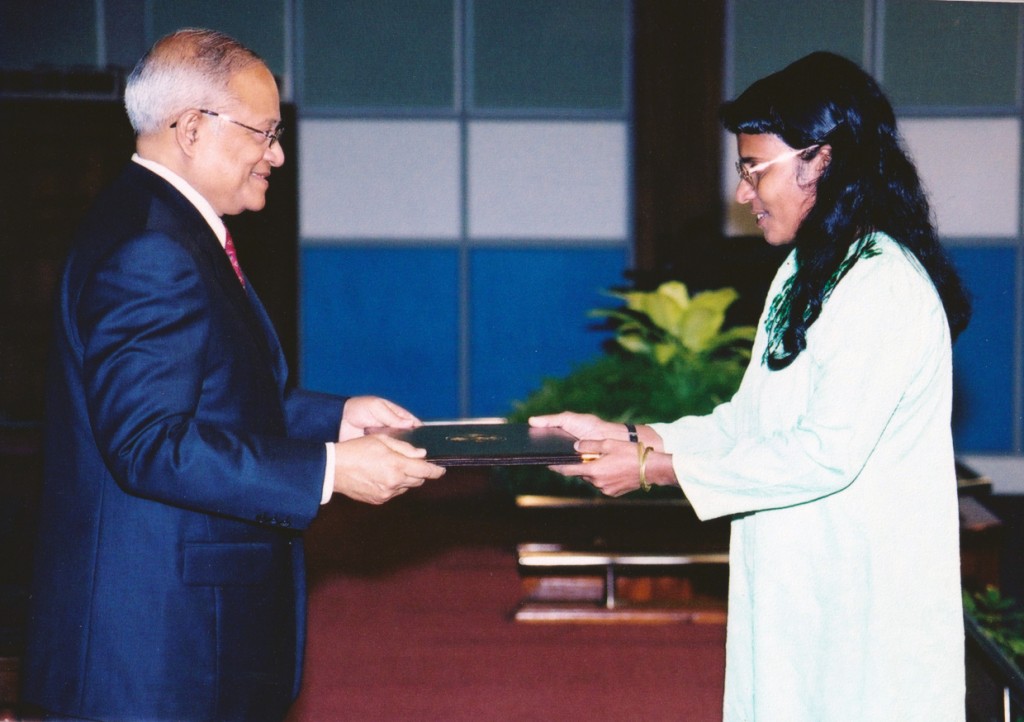 Dhivehi adhabihyaathah ginaguna hidhumaiythakeh kurehvi Aminath Abbas avaraaha vejje