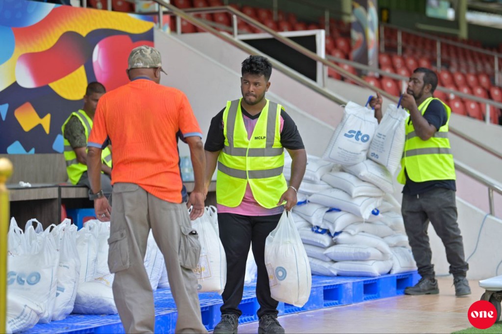 Sarukaaruge roadha hadhiyaa dhen bahaanee reygandu ekani