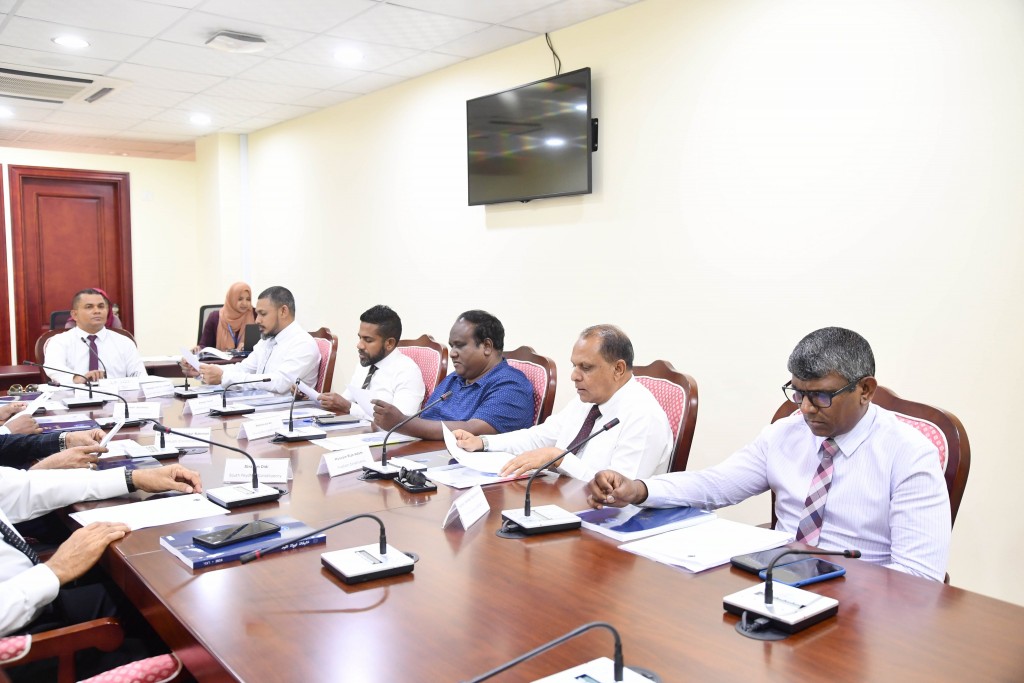 Majilis committee thakah meehun haaziru kuran dhey notice ge muhdhathu kurukuran majilis in faaskoffi