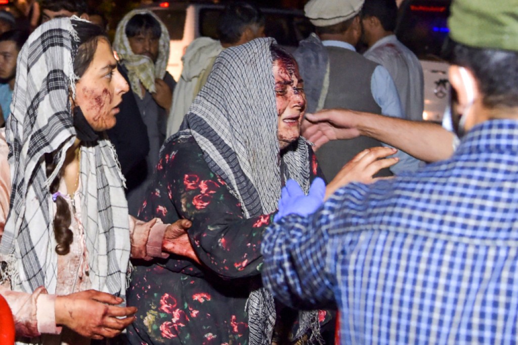 Kabul Airport gai dhin bomuge hamalaa thakehgai 60 ahvure gina meehun maruvejje