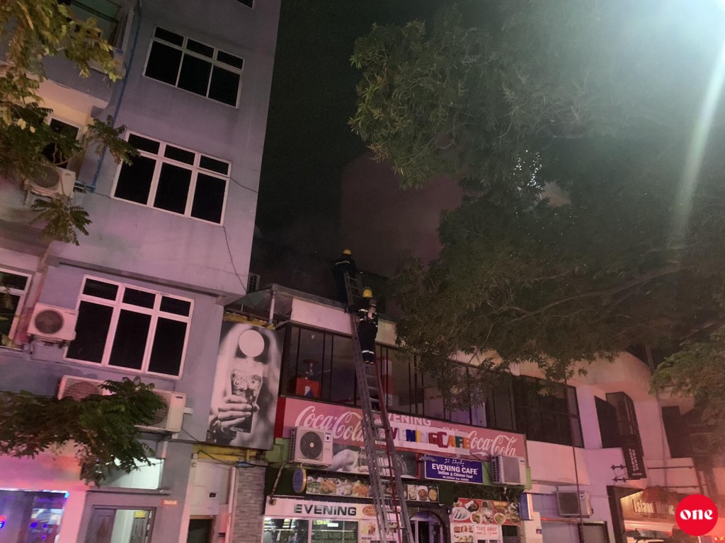 Evening Cafe' gai roavi alifaangandu nihvaalaifi, ehves meehakah aniyaa eh nuvey