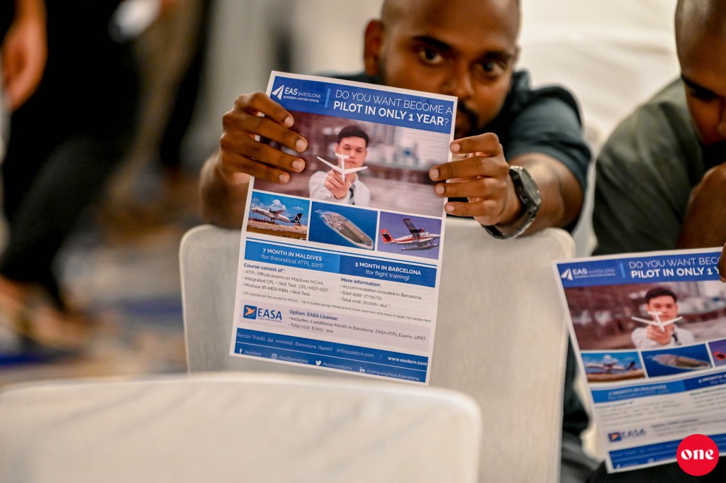 EAS barcelona in pilot kan kiyavaa dhivehin ah ufaaveri habareh!