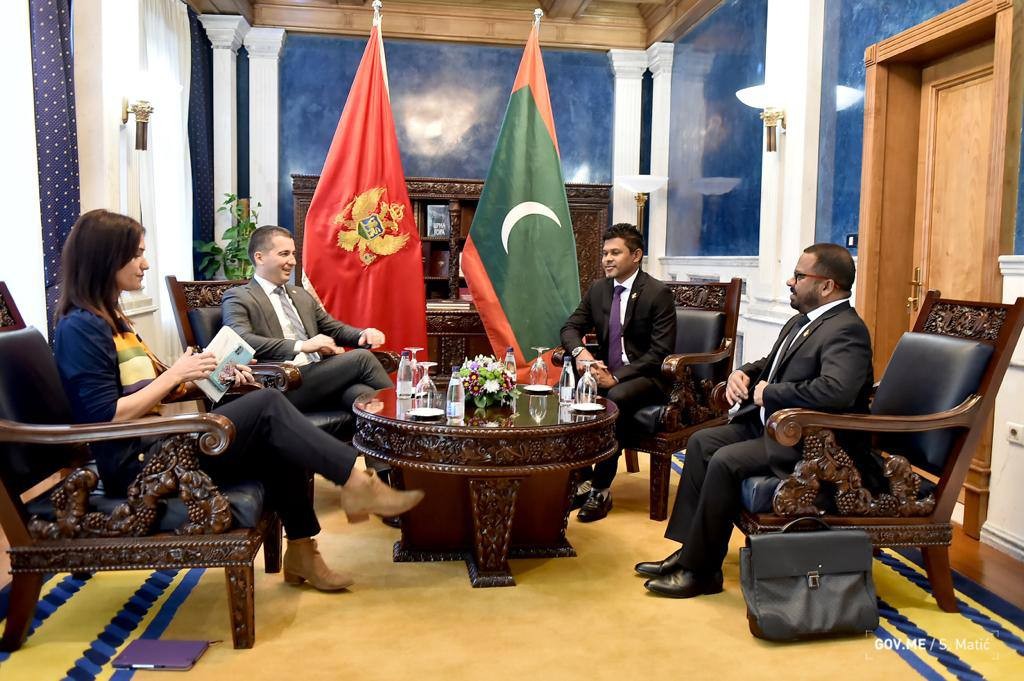 Fathuruverikamaai investment dhaairaain Montenegro aa gulhun badhahi kuran mashvaraa kohfi