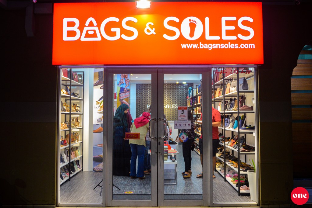 #OnePhoto: Bags and soles ge aa outlet hulhuvun