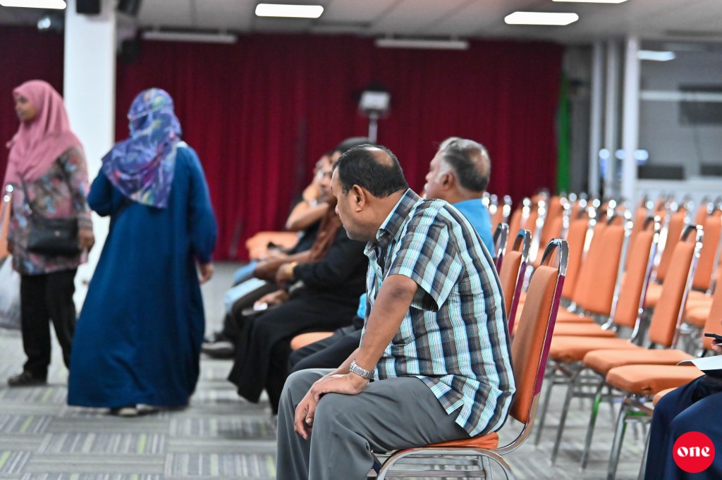ވަން ފޮޓޯ: ސައުދީން ހަދިޔާކުރި ކަދުރު ބަހަން ފެށުން
