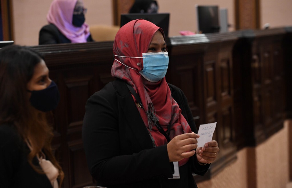 Majileehuge ninmun nafeekoh, alun jalsa agenda kurumuge baareh Ameen Aanmakah neiy: Eva