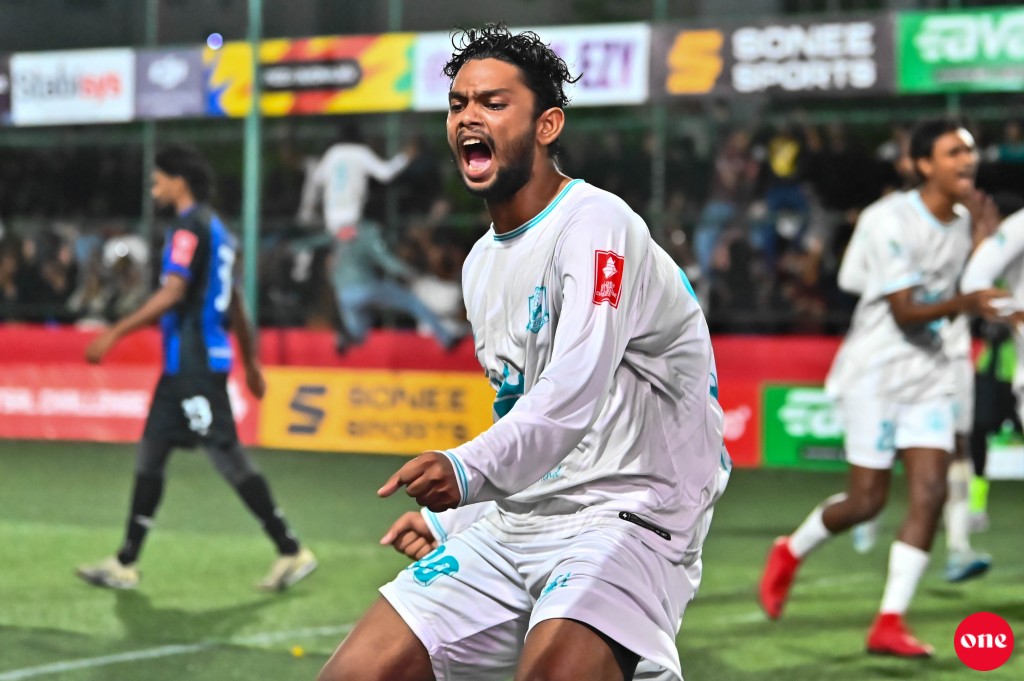 ވަން ފޮޓޯ: ގޯލްޑަން ފުޓްސަލް ޗެލެންޖް އަތޮޅު ބުރުގެ އެންމެ ފޯރިގަދަ ހިސާބަށް