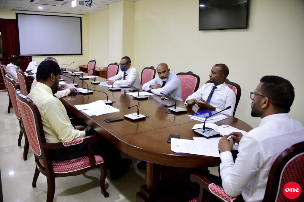 Geaai enme kairin Parking hamajassaidhee, membarunge account thah Majlis inn verify kodhddheyn hushahalhaifi