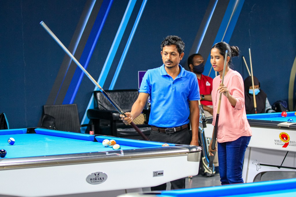 National Billiard Championship: Mix Doubles Event ge final ah Shareef aai Fazna ge pair adhi Ali Fayaz aai Dheena ge pair