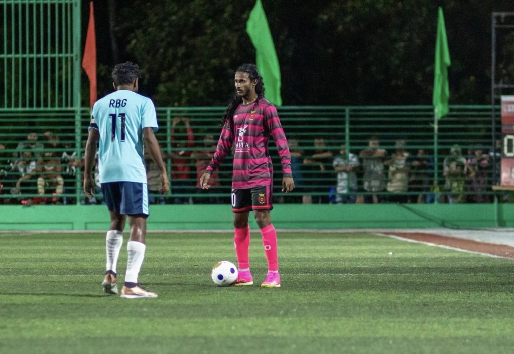 AMSA Cup fashaifi, furathama dhuvahuge match thakun thaavalu lead kuramun dhanee Marns aai Hustlers