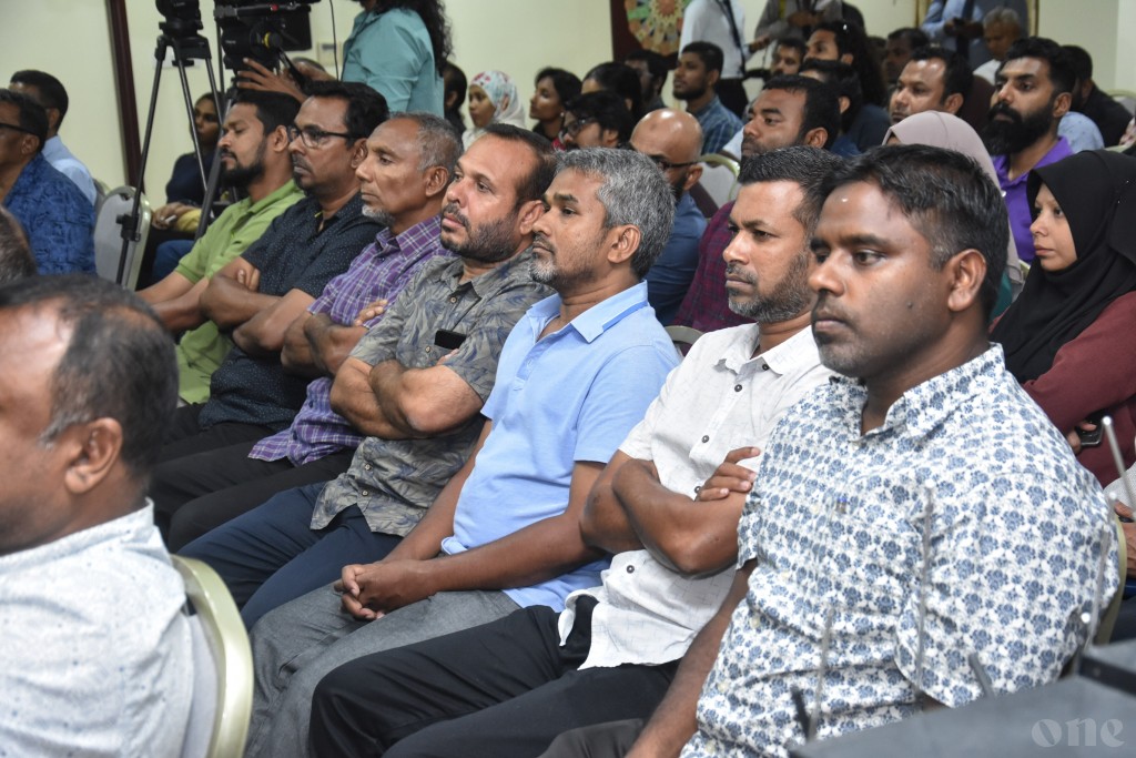 Aanmu sih'hathuge bill ah hiyaalu hoadhumuge bahdhaluvumeh baahvanee