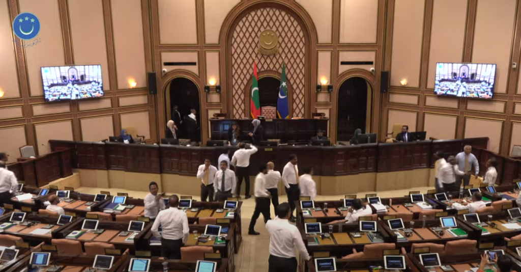 Nasheed vakikurun: Ithubaaru neikamuge garaaru gavaidhaa hilaafu kamah bune Afeef jalsaa ninmaalaifi