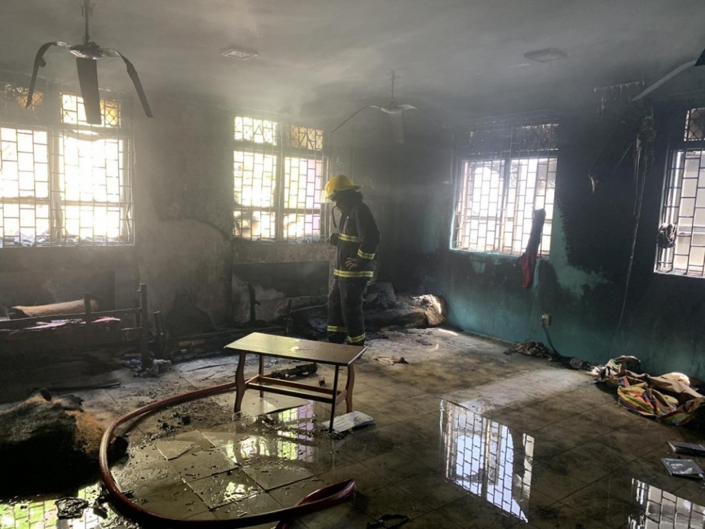 Kudakudhinge hiyaagai hin'gi alifaanuge haadhisaa thakaa gulhigen jinaaee thahugeegeh fashaifi