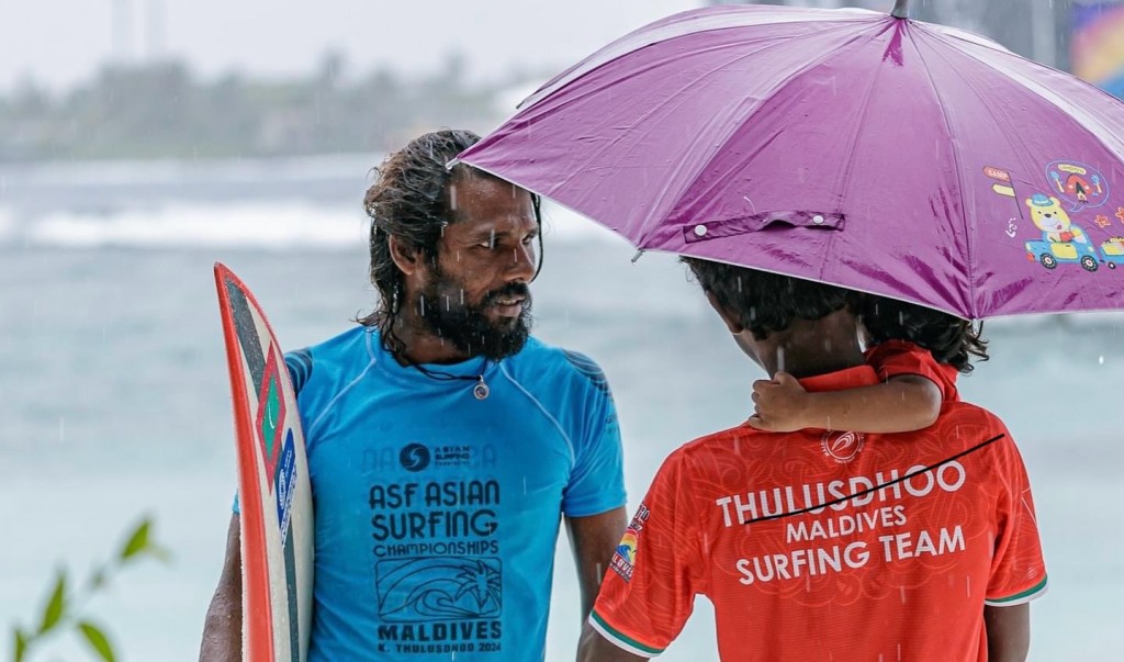 Ammaday aai Hoodh ge ithurun Kuda Isse adhi Smilee ves thafaathu dhakkaa kuriyah