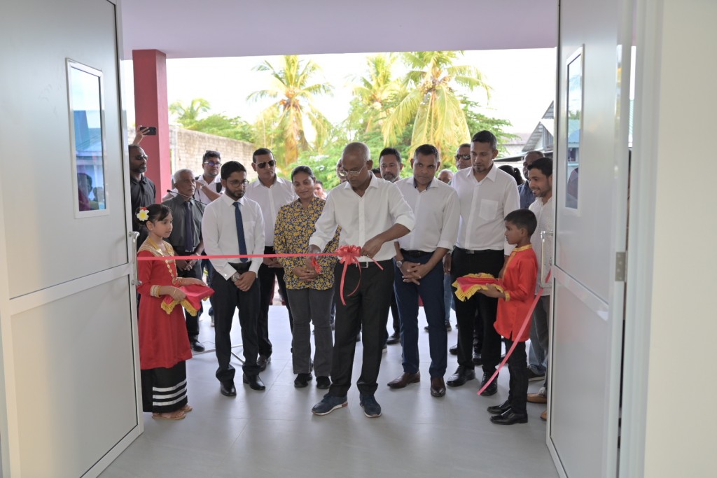 Fuvahmulaku Schoolge multipurpose hall aaa Dhoodigan football dhandu Raees hulhuvai dhevvafi