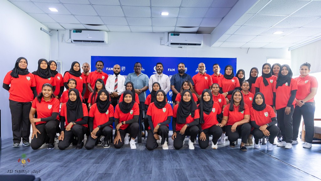 SAFF anhen mubaaraathah raajjeyge gaumee team Nepal ah