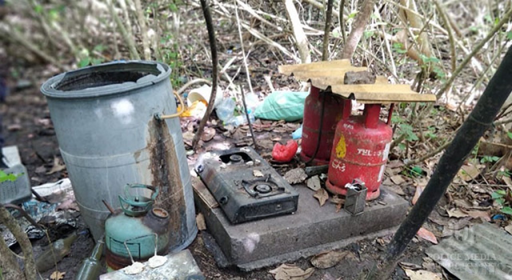 Equipment used to make alcohol found in Hithadhoo