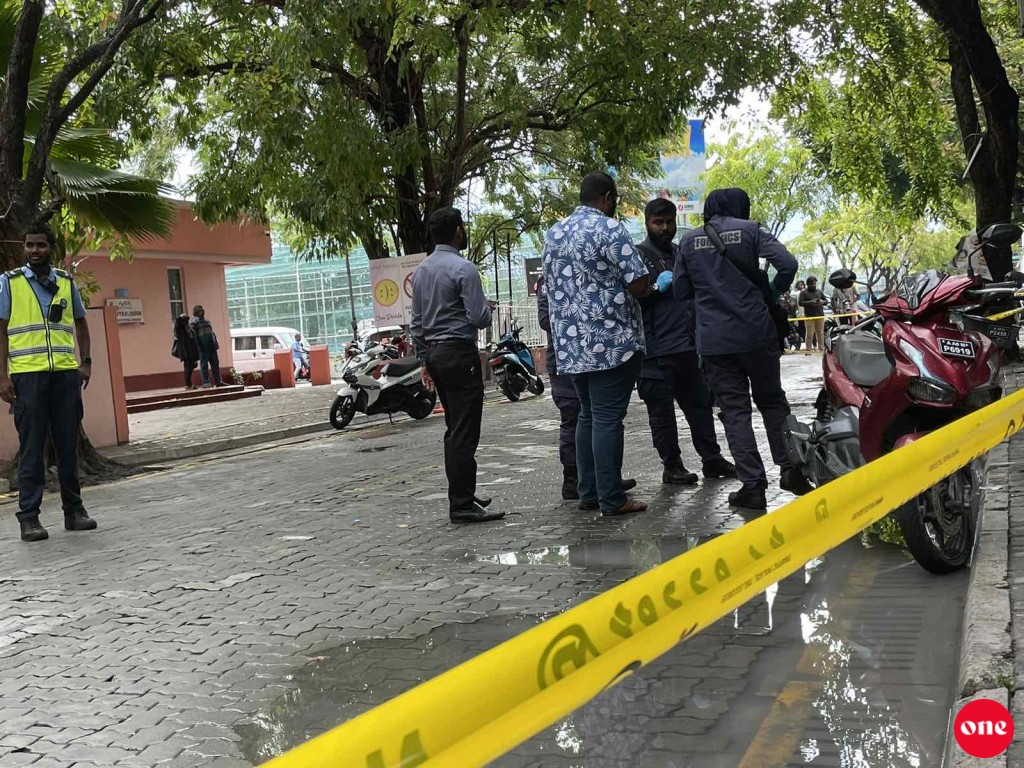 Male' meehakah thoonu ehchakun hamalaa dhee zaham kohlaifi
