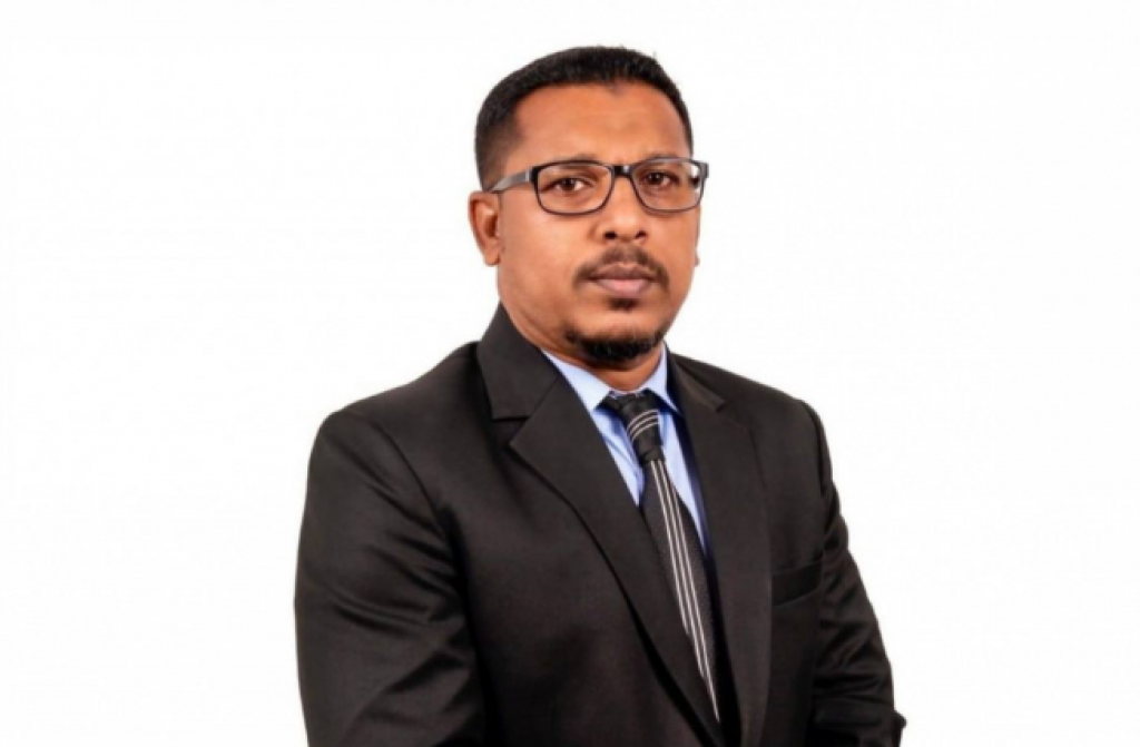 Hithadhoo court ge magistrate, Rafeeuddeen ge sulookee massalaeh balanee