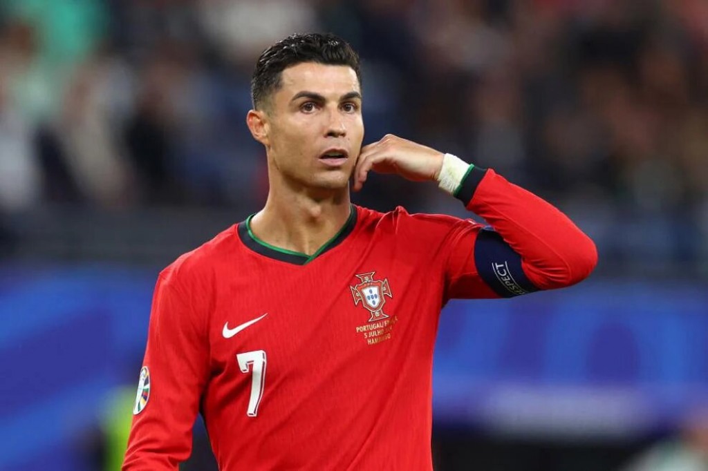 Ronaldo govaigen Portugal rashah, France semi ah
