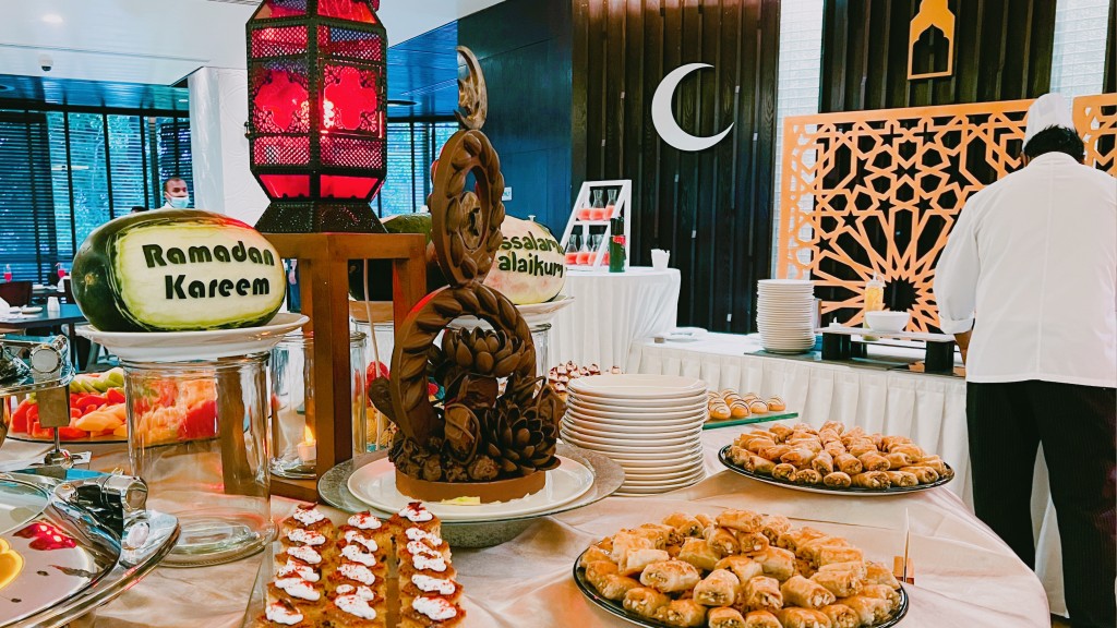 Jen in Roadha veelaigen Shangrilla Dubai hotel gai chuttee heydhakollumuge furusathu