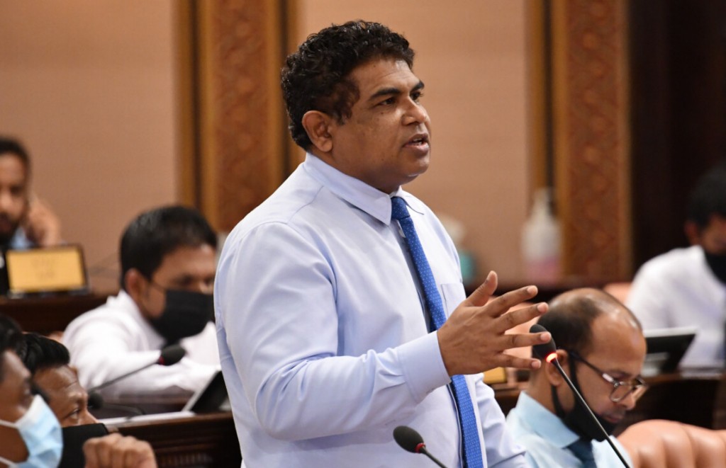 Garage sitee hushahalhan nujeheygoiy hadhan vote dhinumakee MDP ge 65  Membarun fail vun: Bondey