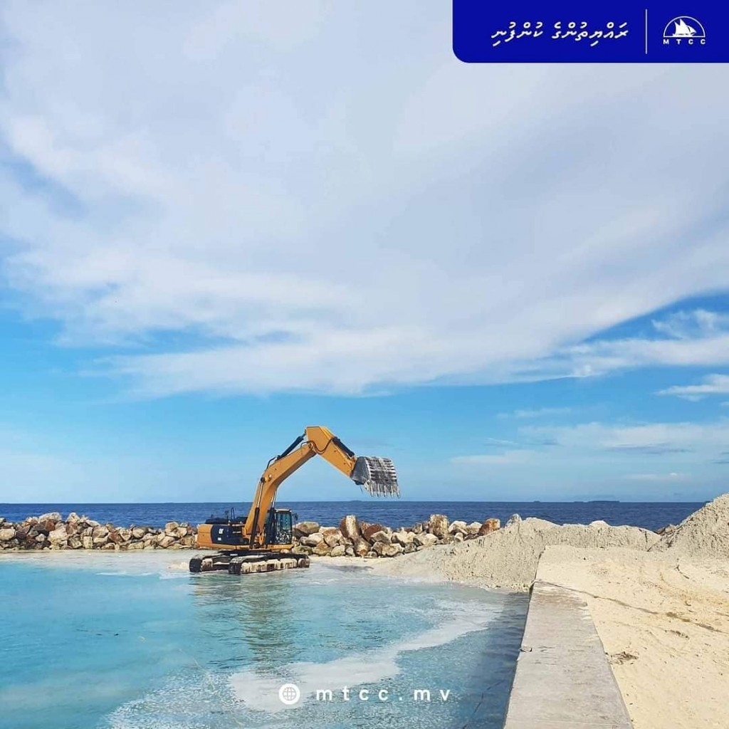 Rasmaadhoo Harbor Project underway