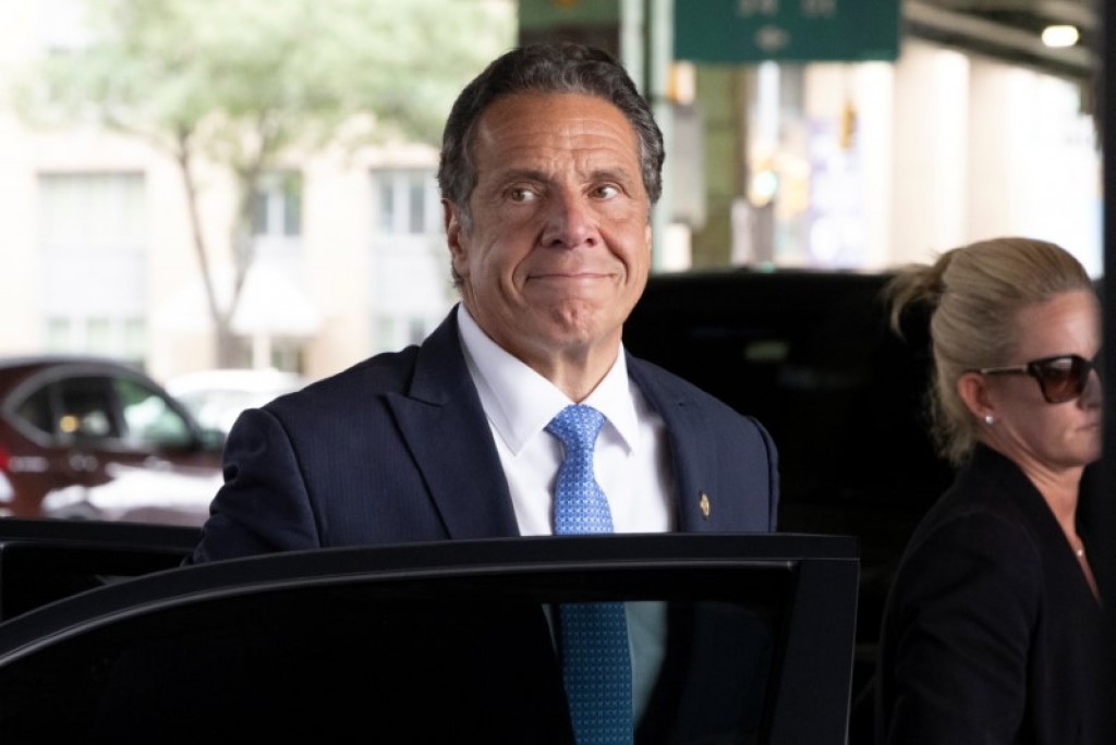 Jinsee furahssaara kurikan saabithuvumun New York ge Governor magaamun isthiufaa dhevvaifi