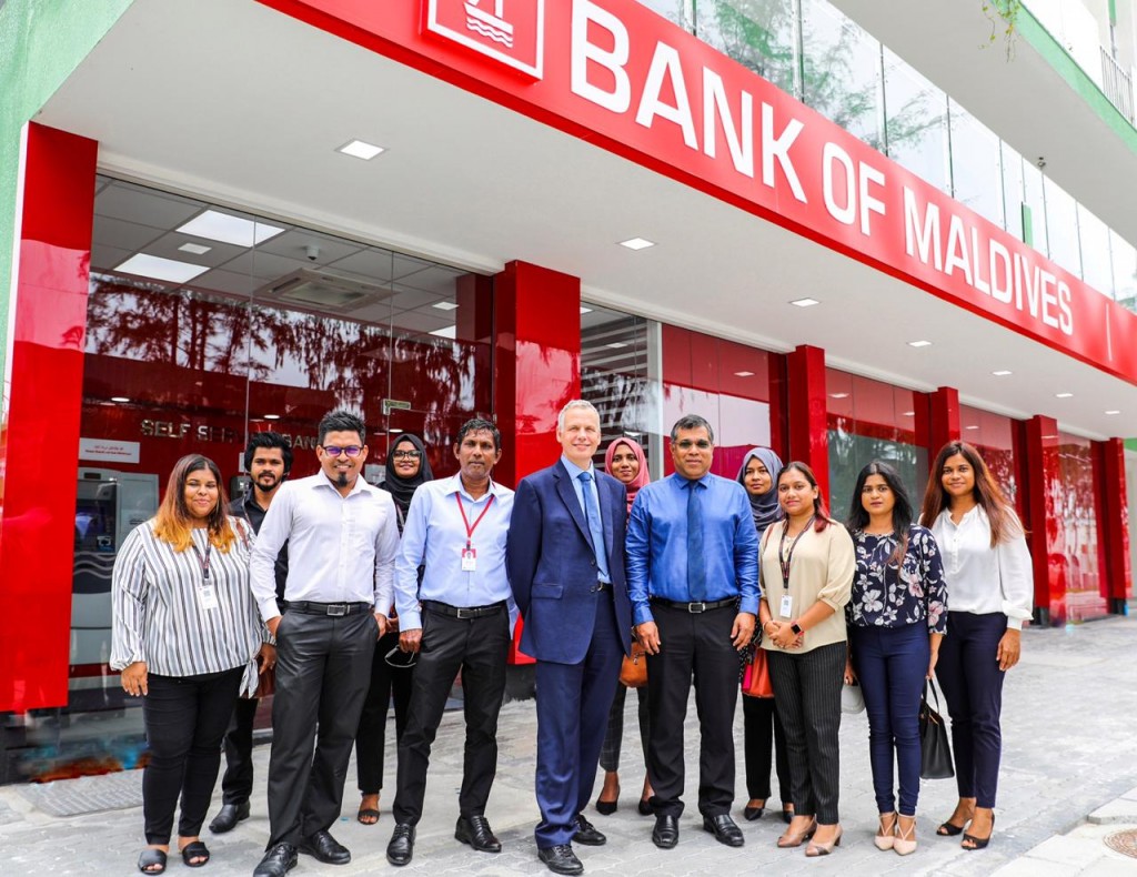 BML begins dollar ATM services in Hulhumale'