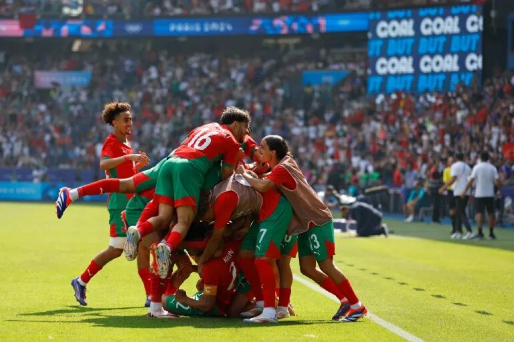 Olympics ge thaareehugai furathama faharah Africa 2 team football semi ah