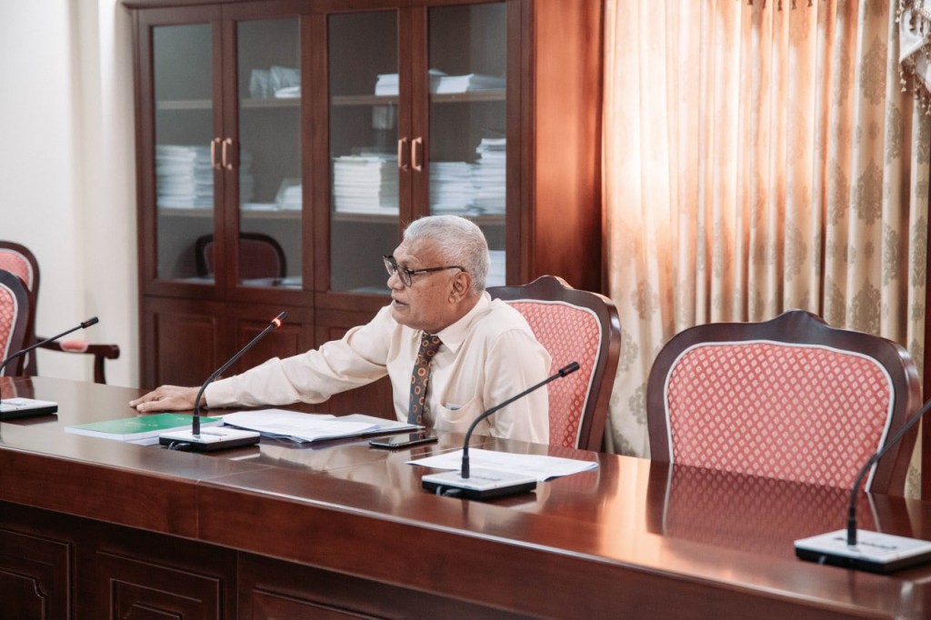 Kandoodhoo gai gavaidhaa hilaafah ulhey bidheyseenge zinmaa nagaane bayaku eyngigen gulhun huri hurihaa muahssasaa eh Committee ah!