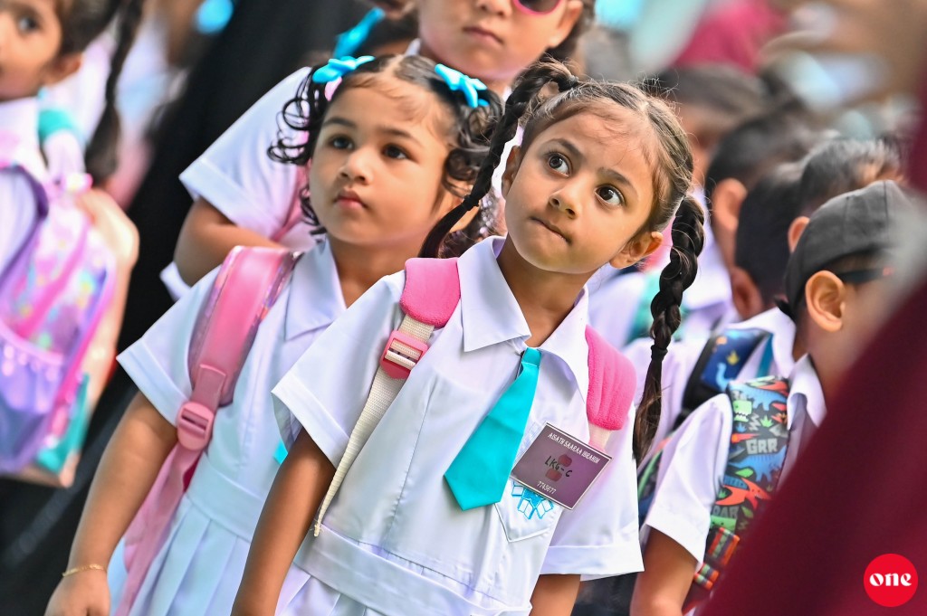 One photo: Dhiraase aa aharuge kiyevun feshun