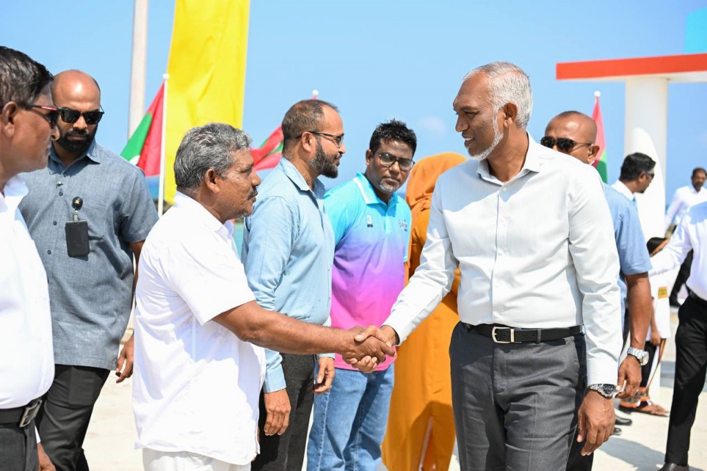 Dhivehinge Raajjeyge fonimeerukan libeynee majlis inthihaabu kaamiyaabu kohgen: Raees