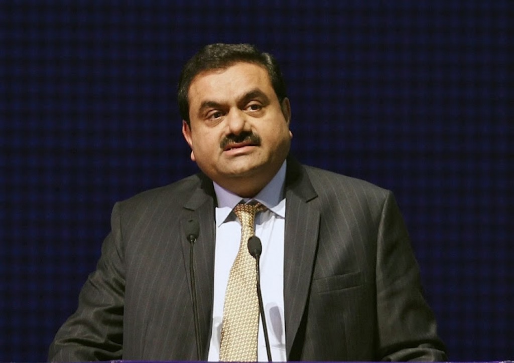 Dhuniyeyge mahujanunge listuge 3 vana India ge Adani ah!
