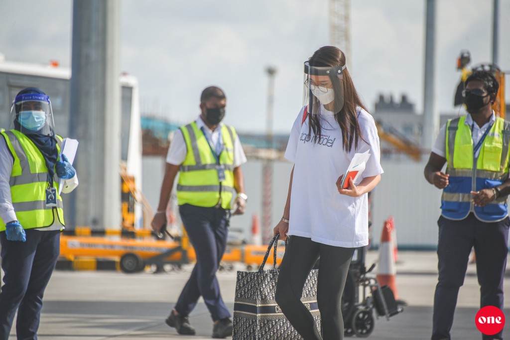 Midhiya mahu Raajje ah ziyaaraiy kuree 7600 fathuruverin