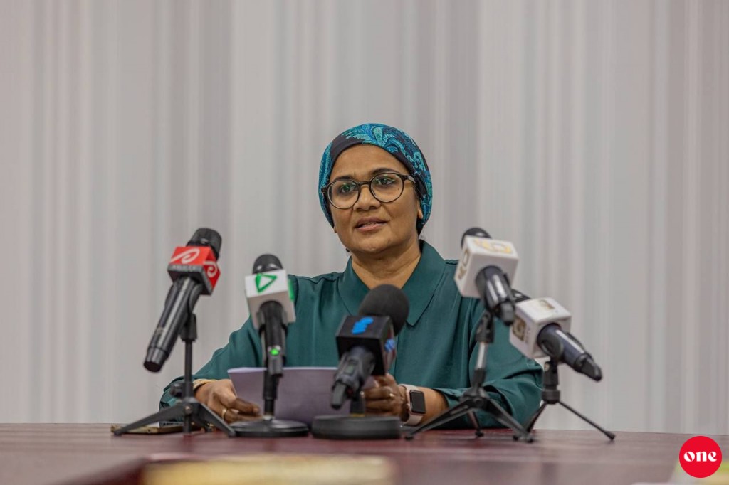 Firihen kudhin mathy thauleem haasil kuran beynun nuvaa sababu hoadhan dhiraasaa eh