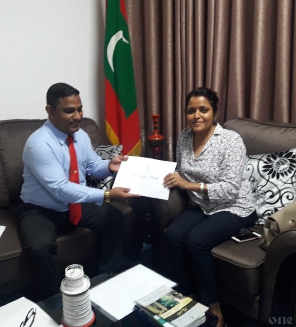 First print copy of the national policy on Dhivehi Language handed to Heritage Ministry