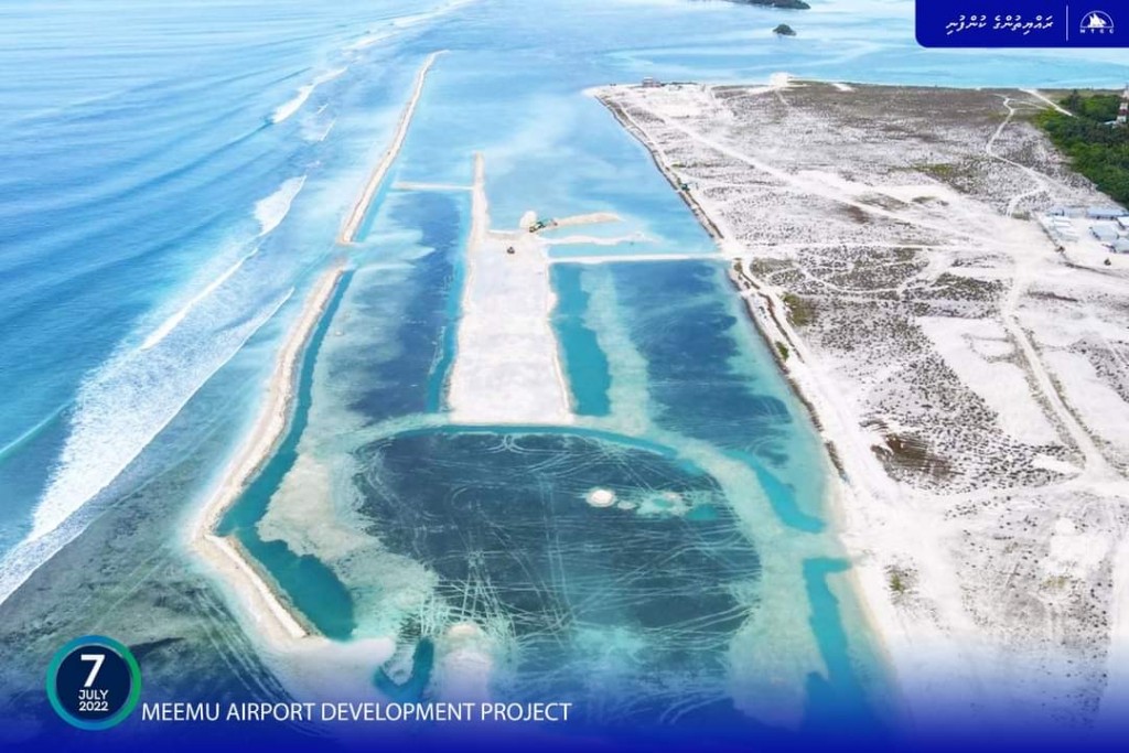Jet thah jersey goiy hadhan Muli airport ge runway 1,500 meter ah bodu kuranee